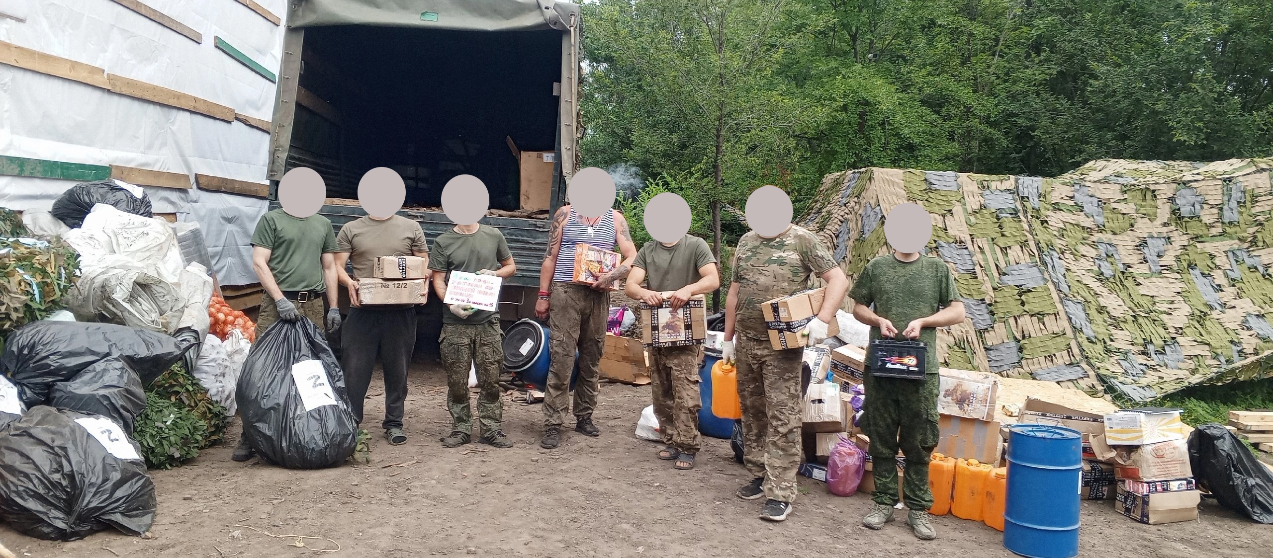 Обучающиеся филиала Токарёвской средней школы №1 в селе Троицкий Росляй передали очередную партию гуманитарной помощи в зону проведения СВО.