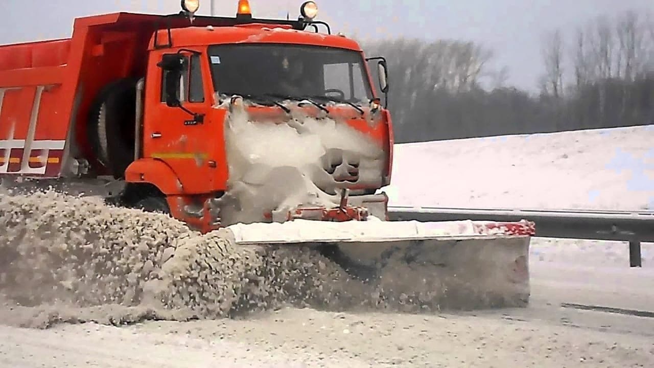 В третье воскресенье октября свой профессиональный праздник отмечают работники дорожного хозяйства. С праздником дорожников поздравил глава района В.Н.Айдаров..
