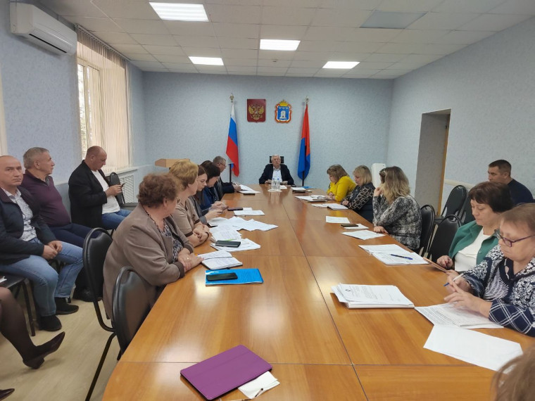 Глава округа Виктор Айдаров провел оперативное совещание, на котором подвел итоги прошедшей рабочей недели и поставил задачи на ближайшие дни. Глава округа Виктор Айдаров провел оперативное совещание, на котором подвел итоги прошедшей рабочей недели и поставил задачи на ближайшие дни.