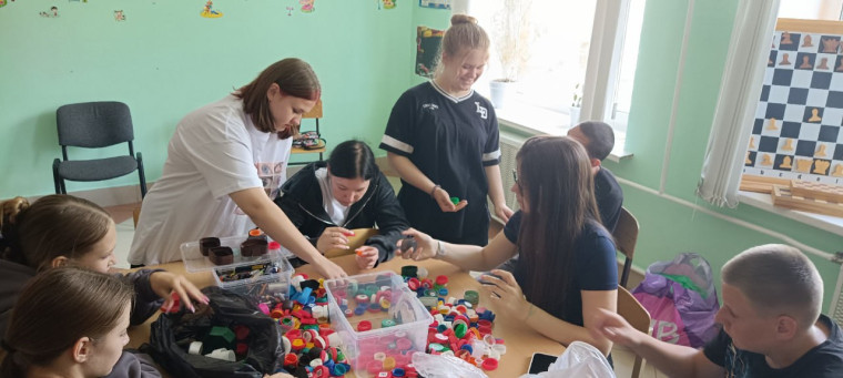 Школьники Токарёвской средней школы № 2 принимают участие в акции «Добрые крышечки». Школьники Токарёвской средней школы № 2 принимают участие в акции «Добрые крышечки».