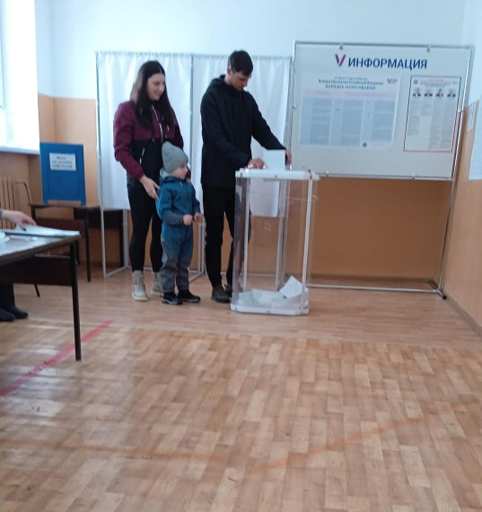 Продолжается голосование по выборам Президента РФ.. Продолжается голосование по выборам Президента РФ..