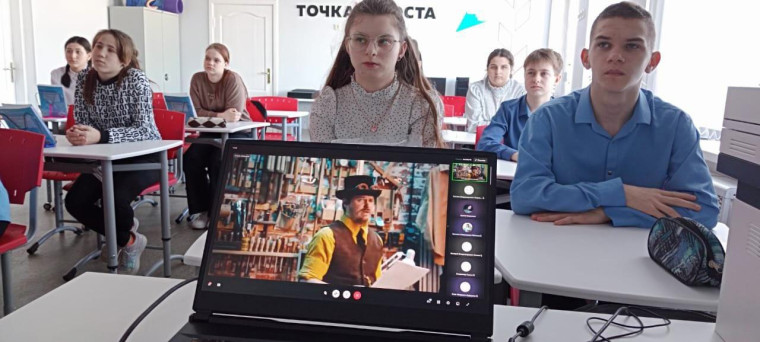 С помощью «Уроков цифры» школьники Токарёвского округа знакомятся с технологиями тестирования. С помощью «Уроков цифры» школьники Токарёвского округа знакомятся с технологиями тестирования.